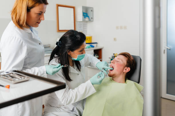 Best Urgent Tooth Repair  in Eveleth, MN